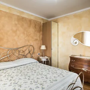 https://la-petite-maison-puegnago.it-lombardy.com
